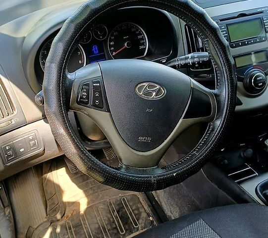 Хендай i30, объемом двигателя 1.6 л и пробегом 172 тыс. км за 5800 $, фото 1 на Automoto.ua