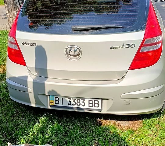 Хендай i30, объемом двигателя 1.6 л и пробегом 172 тыс. км за 5800 $, фото 3 на Automoto.ua