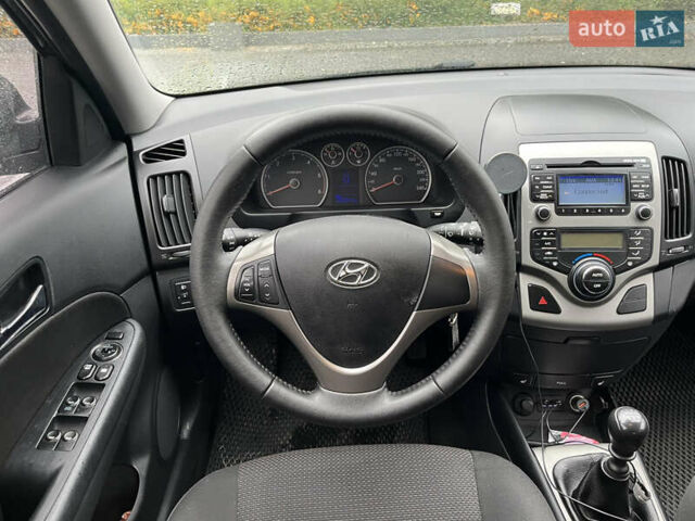 Хендай i30, объемом двигателя 0 л и пробегом 280 тыс. км за 5000 $, фото 6 на Automoto.ua