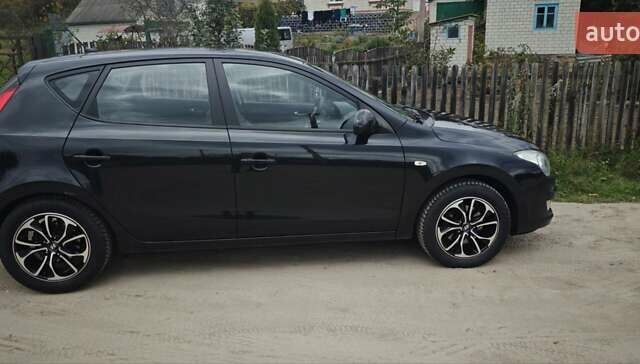 Хендай i30, объемом двигателя 1.98 л и пробегом 225 тыс. км за 7499 $, фото 2 на Automoto.ua