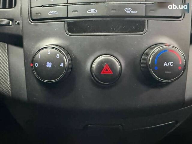 Хендай i30, объемом двигателя 1.4 л и пробегом 202 тыс. км за 5990 $, фото 19 на Automoto.ua