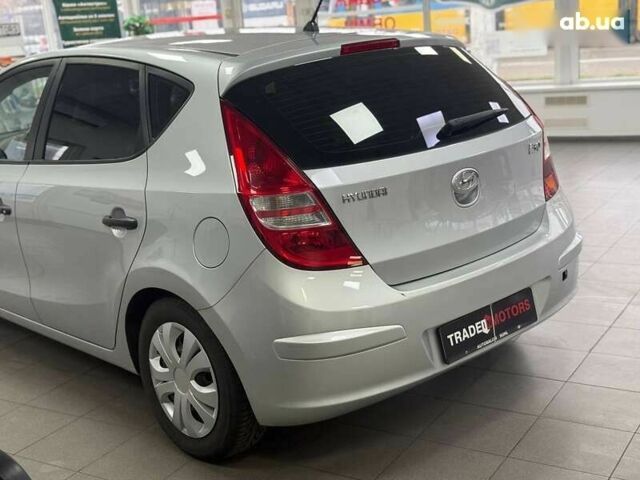 Хендай i30, объемом двигателя 1.4 л и пробегом 202 тыс. км за 5990 $, фото 12 на Automoto.ua