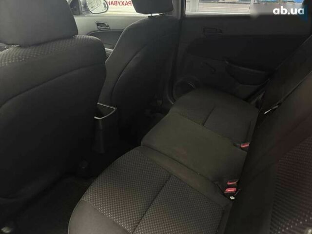 Хендай i30, объемом двигателя 1.4 л и пробегом 202 тыс. км за 5990 $, фото 21 на Automoto.ua