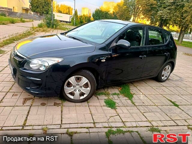 Хендай i30, объемом двигателя 1.4 л и пробегом 311 тыс. км за 5300 $, фото 1 на Automoto.ua