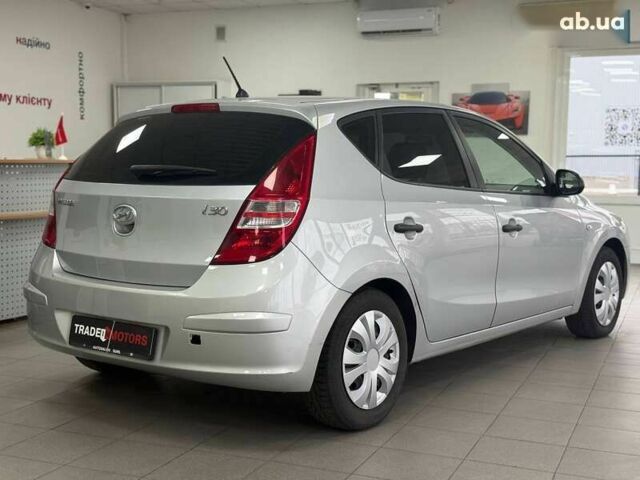 Хендай i30, объемом двигателя 1.4 л и пробегом 202 тыс. км за 5990 $, фото 7 на Automoto.ua