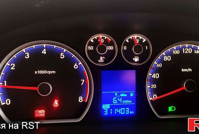 Хендай i30, объемом двигателя 1.4 л и пробегом 311 тыс. км за 5300 $, фото 7 на Automoto.ua