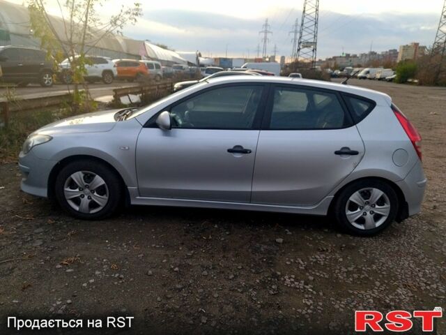 Хендай i30, об'ємом двигуна 1.4 л та пробігом 289 тис. км за 6500 $, фото 5 на Automoto.ua