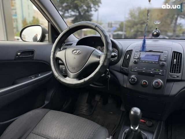 Хендай i30, объемом двигателя 0 л и пробегом 272 тыс. км за 4500 $, фото 9 на Automoto.ua