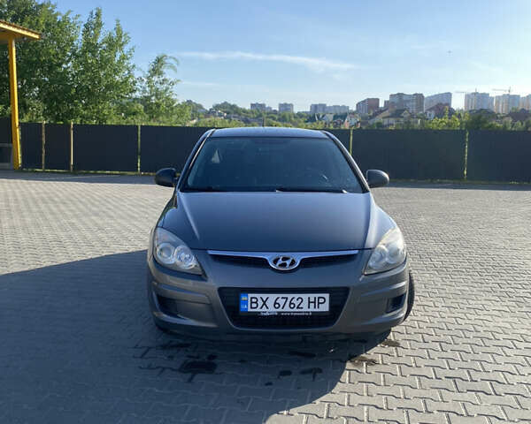 Хендай i30, объемом двигателя 1.6 л и пробегом 261 тыс. км за 6700 $, фото 1 на Automoto.ua