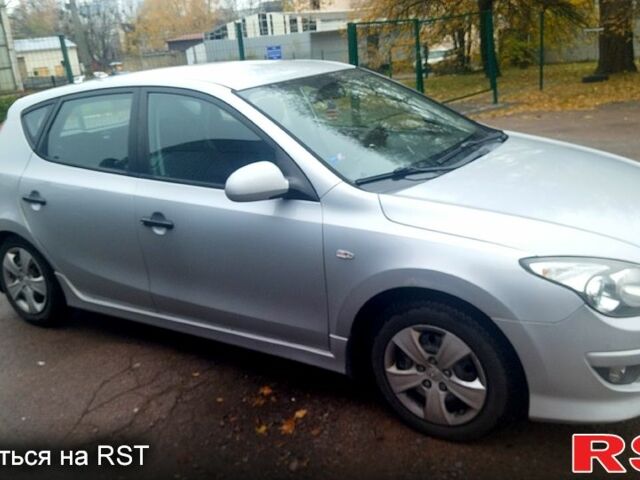 Хендай i30, об'ємом двигуна 1.4 л та пробігом 289 тис. км за 6500 $, фото 3 на Automoto.ua