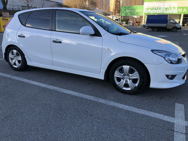 Хендай i30, объемом двигателя 1.6 л и пробегом 164 тыс. км за 7500 $, фото 1 на Automoto.ua