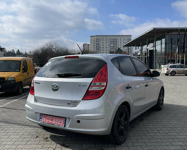 Хендай i30, объемом двигателя 1.6 л и пробегом 229 тыс. км за 5700 $, фото 1 на Automoto.ua