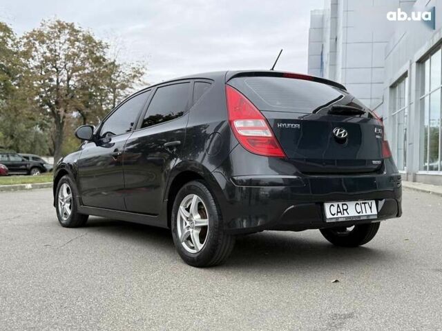 Хендай i30, объемом двигателя 0 л и пробегом 272 тыс. км за 4500 $, фото 4 на Automoto.ua