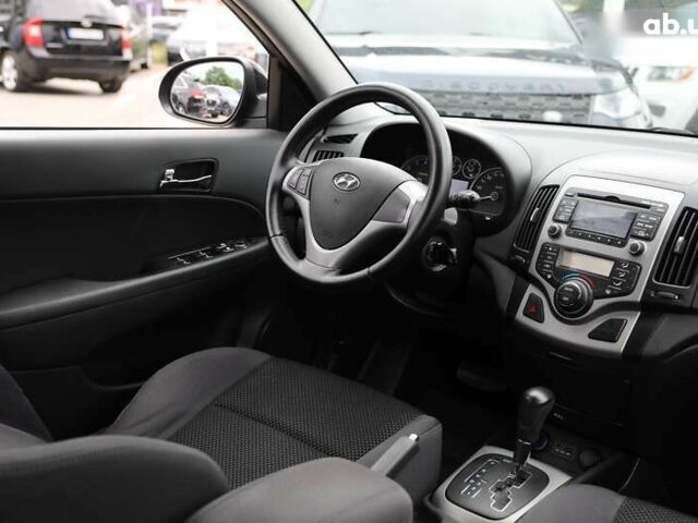 Хендай i30, объемом двигателя 1.6 л и пробегом 177 тыс. км за 8700 $, фото 10 на Automoto.ua