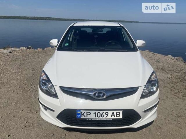 Хендай i30, объемом двигателя 1.4 л и пробегом 101 тыс. км за 6300 $, фото 7 на Automoto.ua