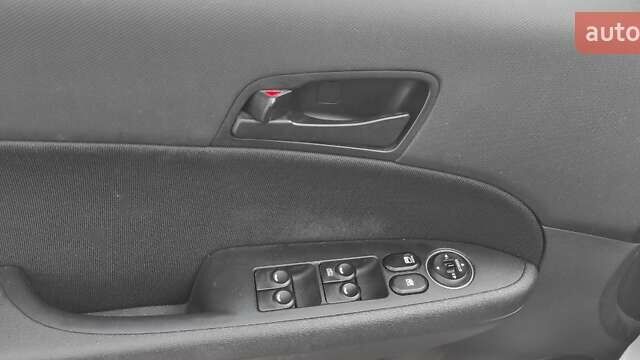 Хендай i30, объемом двигателя 1.6 л и пробегом 240 тыс. км за 6200 $, фото 3 на Automoto.ua