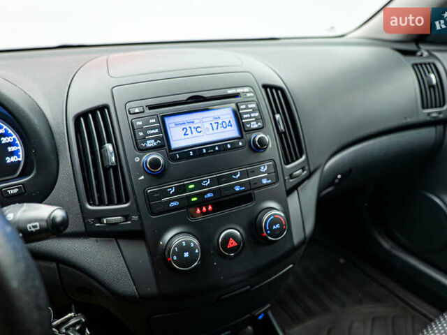 Хендай i30, объемом двигателя 1.6 л и пробегом 129 тыс. км за 9021 $, фото 13 на Automoto.ua