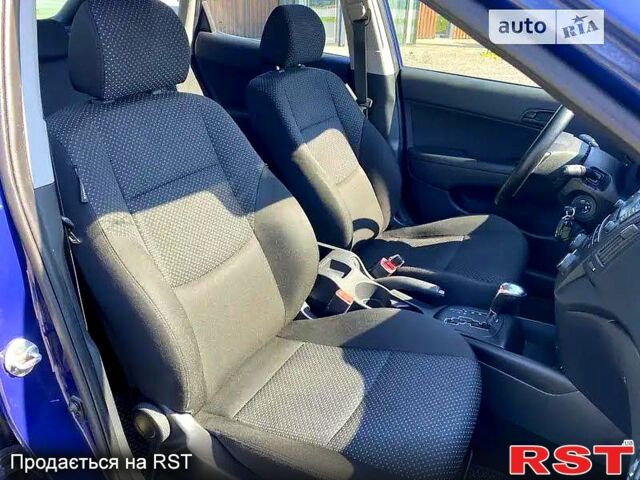 Хендай i30, объемом двигателя 1.6 л и пробегом 184 тыс. км за 7800 $, фото 7 на Automoto.ua