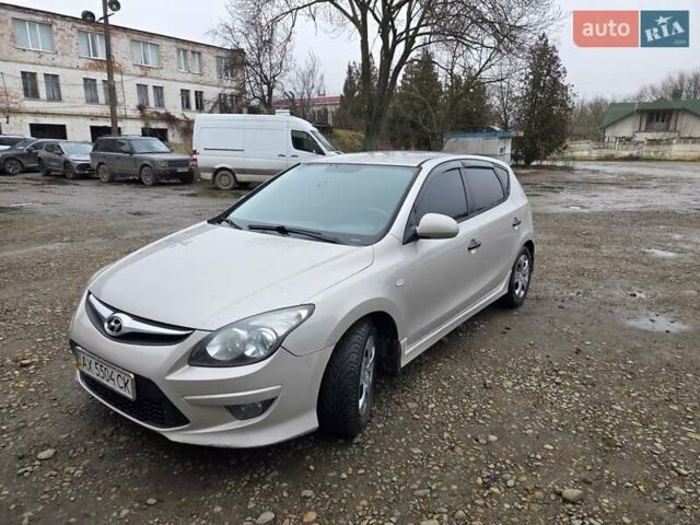 Хендай i30, объемом двигателя 1.6 л и пробегом 225 тыс. км за 5500 $, фото 4 на Automoto.ua