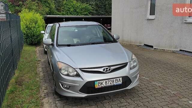 Хендай i30, объемом двигателя 1.6 л и пробегом 240 тыс. км за 6200 $, фото 8 на Automoto.ua