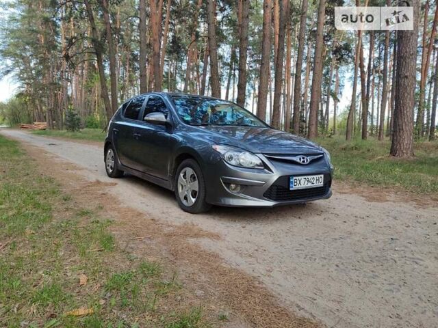 Хендай i30, объемом двигателя 1.58 л и пробегом 255 тыс. км за 7000 $, фото 1 на Automoto.ua