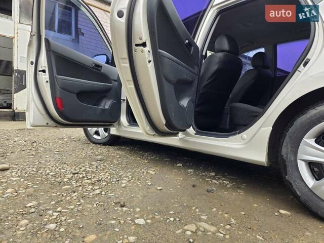 Хендай i30, объемом двигателя 1.6 л и пробегом 225 тыс. км за 5500 $, фото 1 на Automoto.ua