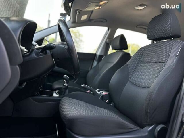 Хендай i30, объемом двигателя 1.4 л и пробегом 148 тыс. км за 6500 $, фото 26 на Automoto.ua