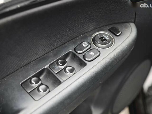 Хендай i30, объемом двигателя 1.6 л и пробегом 177 тыс. км за 8700 $, фото 14 на Automoto.ua