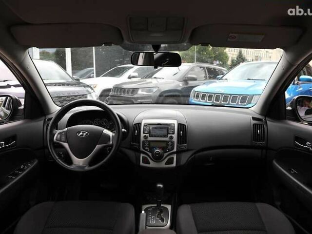 Хендай i30, объемом двигателя 1.6 л и пробегом 177 тыс. км за 8700 $, фото 12 на Automoto.ua