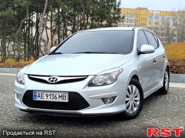 Хендай i30, объемом двигателя 1.4 л и пробегом 232 тыс. км за 6200 $, фото 4 на Automoto.ua