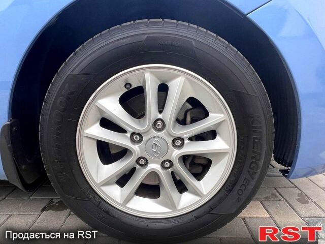 Хендай i30, об'ємом двигуна 1.6 л та пробігом 170 тис. км за 9800 $, фото 7 на Automoto.ua