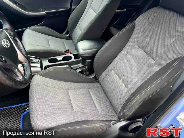 Хендай i30, объемом двигателя 1.6 л и пробегом 170 тыс. км за 9700 $, фото 8 на Automoto.ua