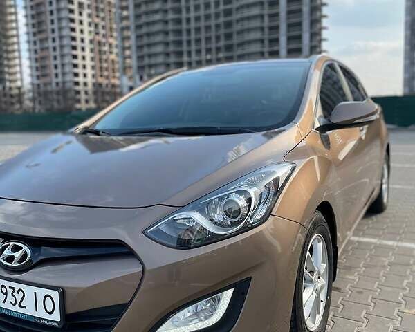 Хендай i30, об'ємом двигуна 1.6 л та пробігом 106 тис. км за 10700 $, фото 2 на Automoto.ua