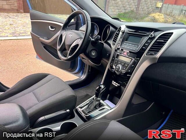 Хендай i30, об'ємом двигуна 1.6 л та пробігом 170 тис. км за 9800 $, фото 11 на Automoto.ua