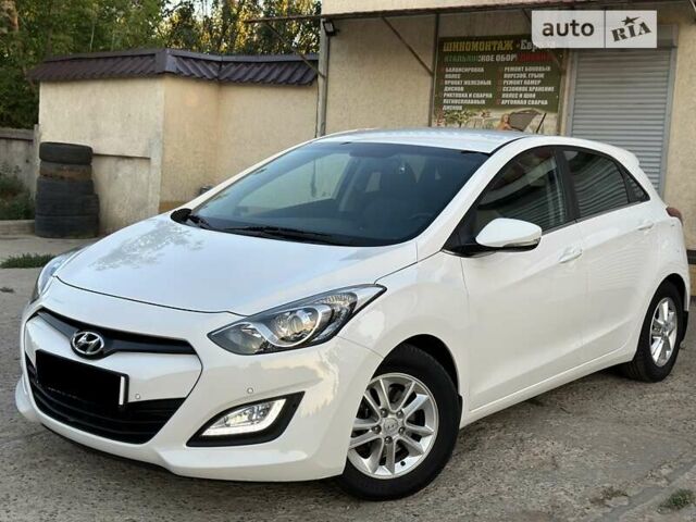 Хендай i30, об'ємом двигуна 1.59 л та пробігом 69 тис. км за 10900 $, фото 11 на Automoto.ua