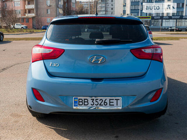 Хендай i30, объемом двигателя 1.4 л и пробегом 142 тыс. км за 9000 $, фото 4 на Automoto.ua