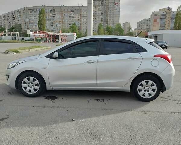 Хендай i30, об'ємом двигуна 1.4 л та пробігом 161 тис. км за 7400 $, фото 4 на Automoto.ua