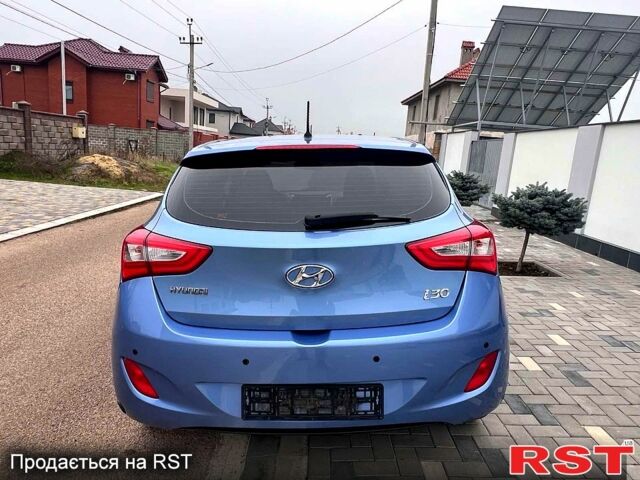 Хендай i30, объемом двигателя 1.6 л и пробегом 170 тыс. км за 9700 $, фото 4 на Automoto.ua