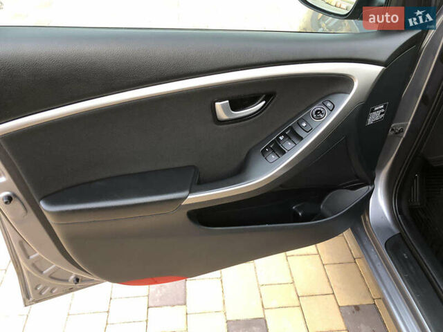 Хендай i30, об'ємом двигуна 1.58 л та пробігом 175 тис. км за 8900 $, фото 11 на Automoto.ua