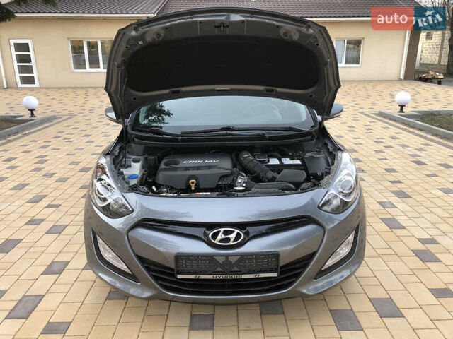Хендай i30, об'ємом двигуна 1.58 л та пробігом 175 тис. км за 8900 $, фото 19 на Automoto.ua