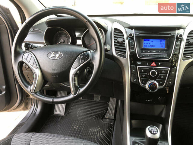 Хендай i30, об'ємом двигуна 1.58 л та пробігом 175 тис. км за 8900 $, фото 15 на Automoto.ua