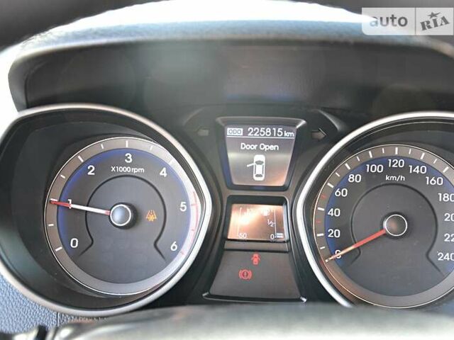 Хендай i30, об'ємом двигуна 1.4 л та пробігом 225 тис. км за 7800 $, фото 8 на Automoto.ua