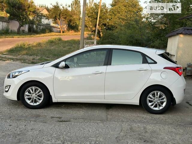 Хендай i30, об'ємом двигуна 1.59 л та пробігом 69 тис. км за 10900 $, фото 8 на Automoto.ua