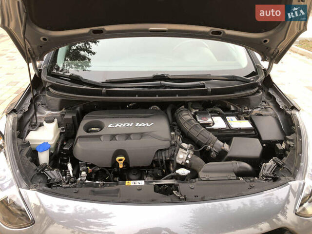 Хендай i30, об'ємом двигуна 1.58 л та пробігом 175 тис. км за 8900 $, фото 6 на Automoto.ua