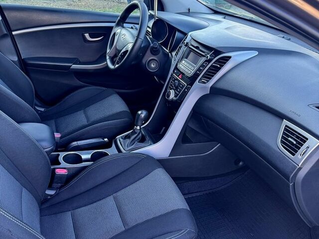 Хендай i30, объемом двигателя 1.4 л и пробегом 210 тыс. км за 7700 $, фото 8 на Automoto.ua