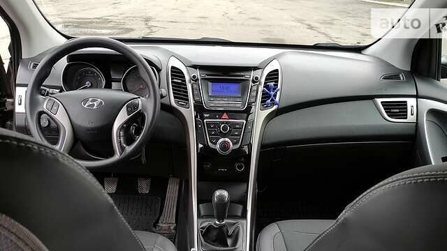 Хендай i30, объемом двигателя 1.4 л и пробегом 98 тыс. км за 7800 $, фото 43 на Automoto.ua