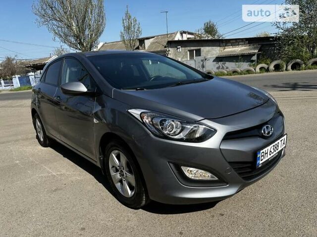 Хендай i30, об'ємом двигуна 1.58 л та пробігом 165 тис. км за 9800 $, фото 8 на Automoto.ua