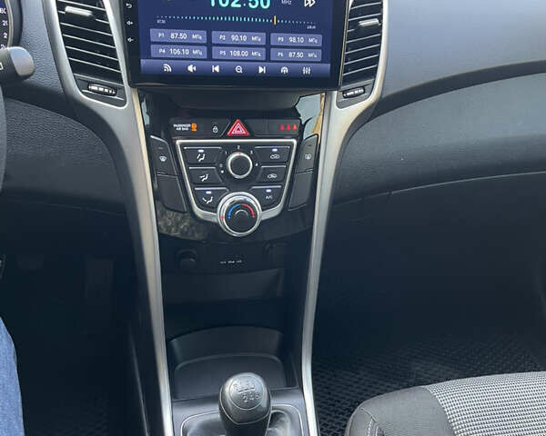 Хендай i30, объемом двигателя 1.4 л и пробегом 130 тыс. км за 7700 $, фото 10 на Automoto.ua