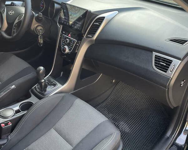 Хендай i30, объемом двигателя 1.4 л и пробегом 130 тыс. км за 7700 $, фото 17 на Automoto.ua