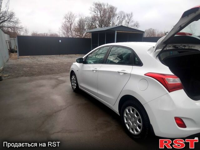 Хендай i30, объемом двигателя 14 л и пробегом 90 тыс. км за 10000 $, фото 2 на Automoto.ua